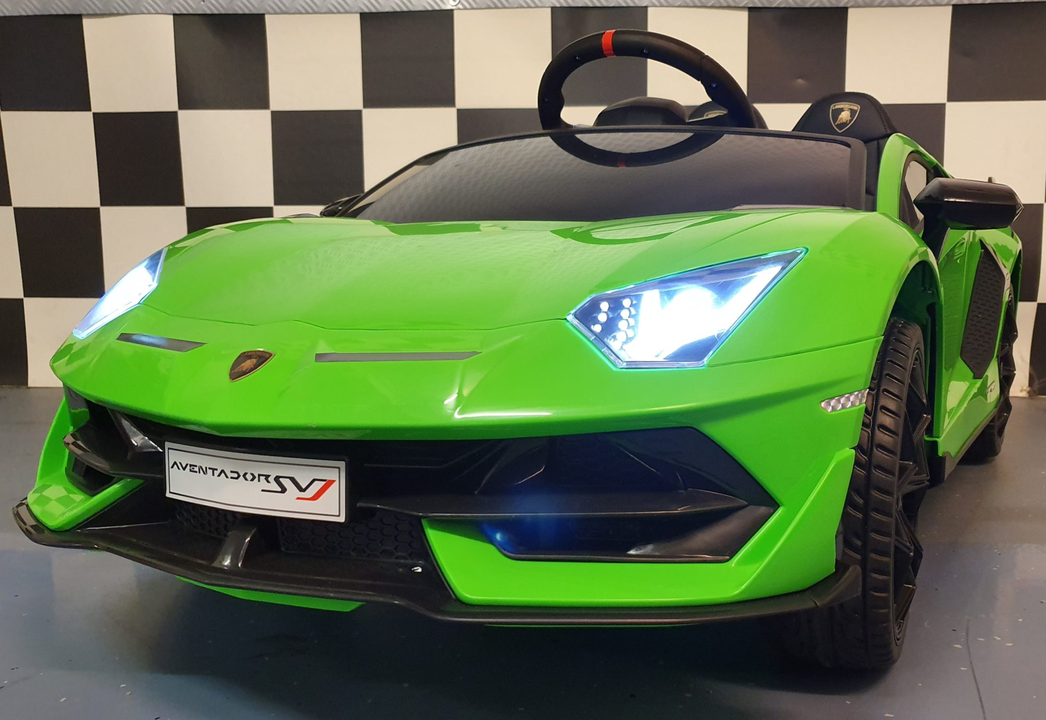 Electric children’s car Lamborghini Aventador 12Volt green