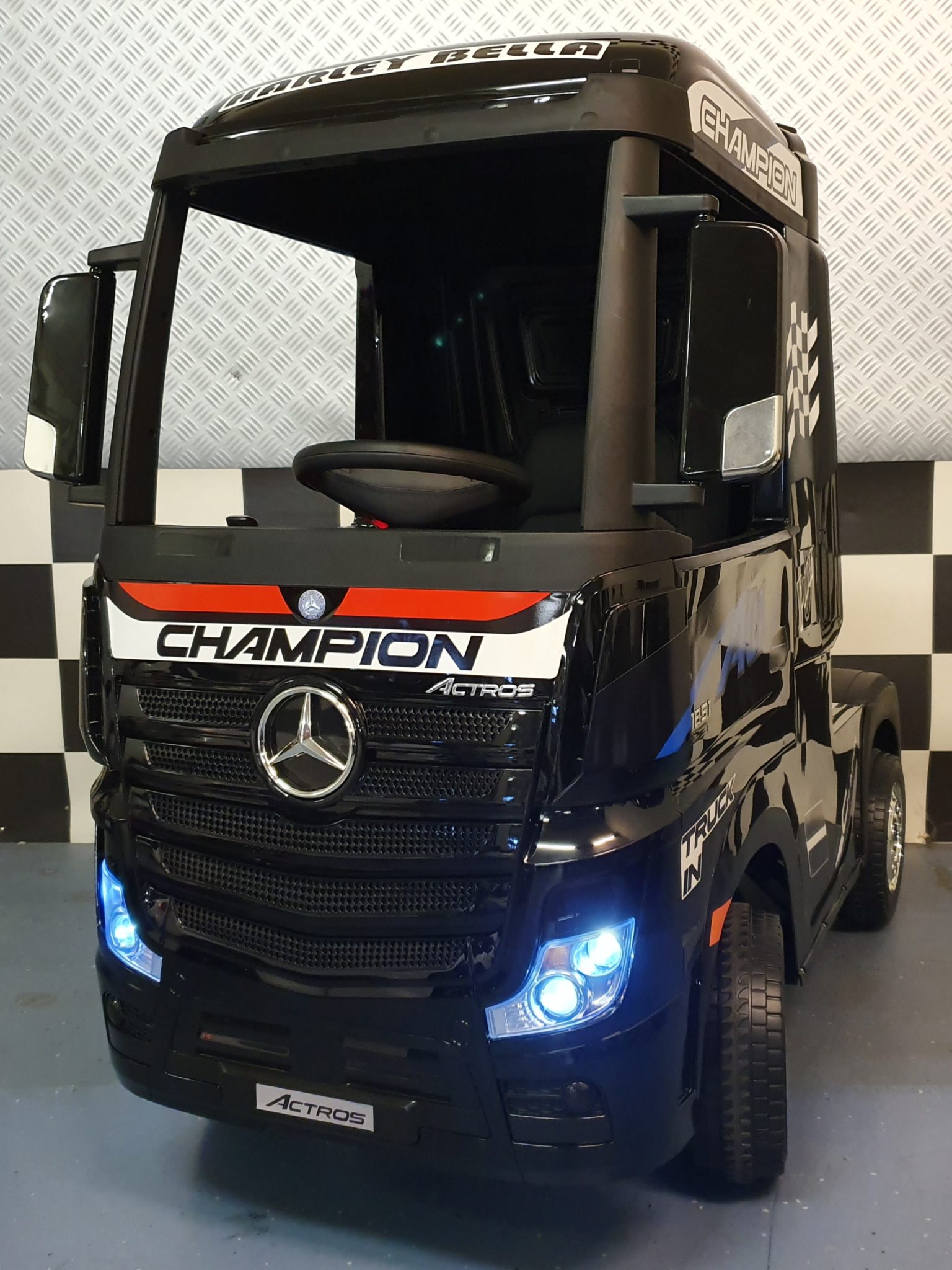 Electric children’s truck Mercedes Actros with remote control black